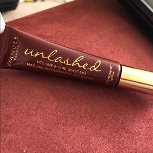 Wander Beauty - Unlashed Volume & Curl Mascara